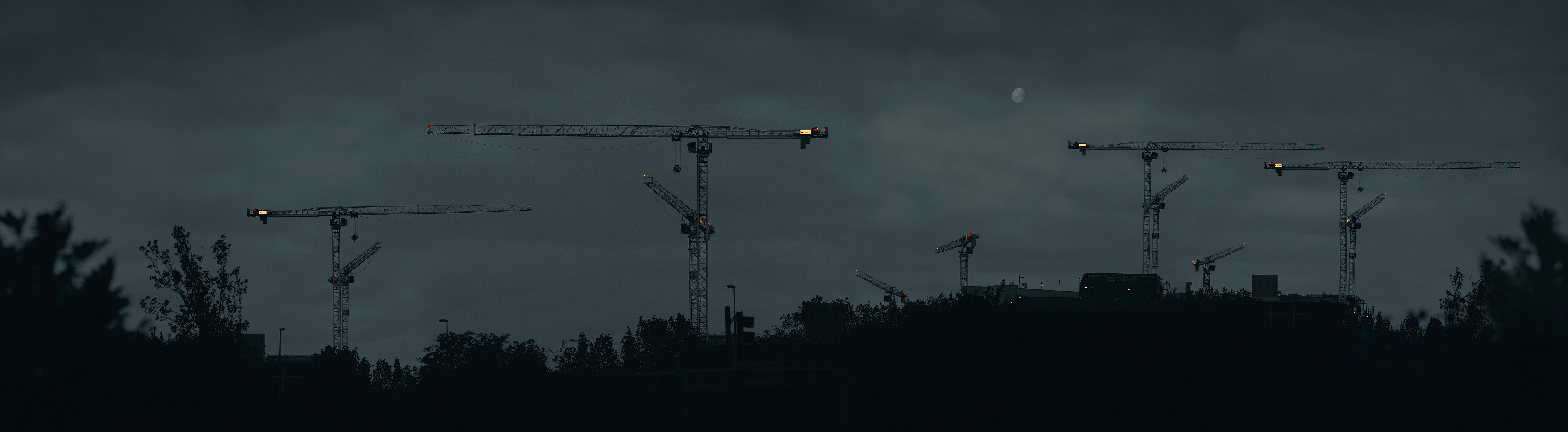 Milton Keynes cranes, architecture, Santander New Offices