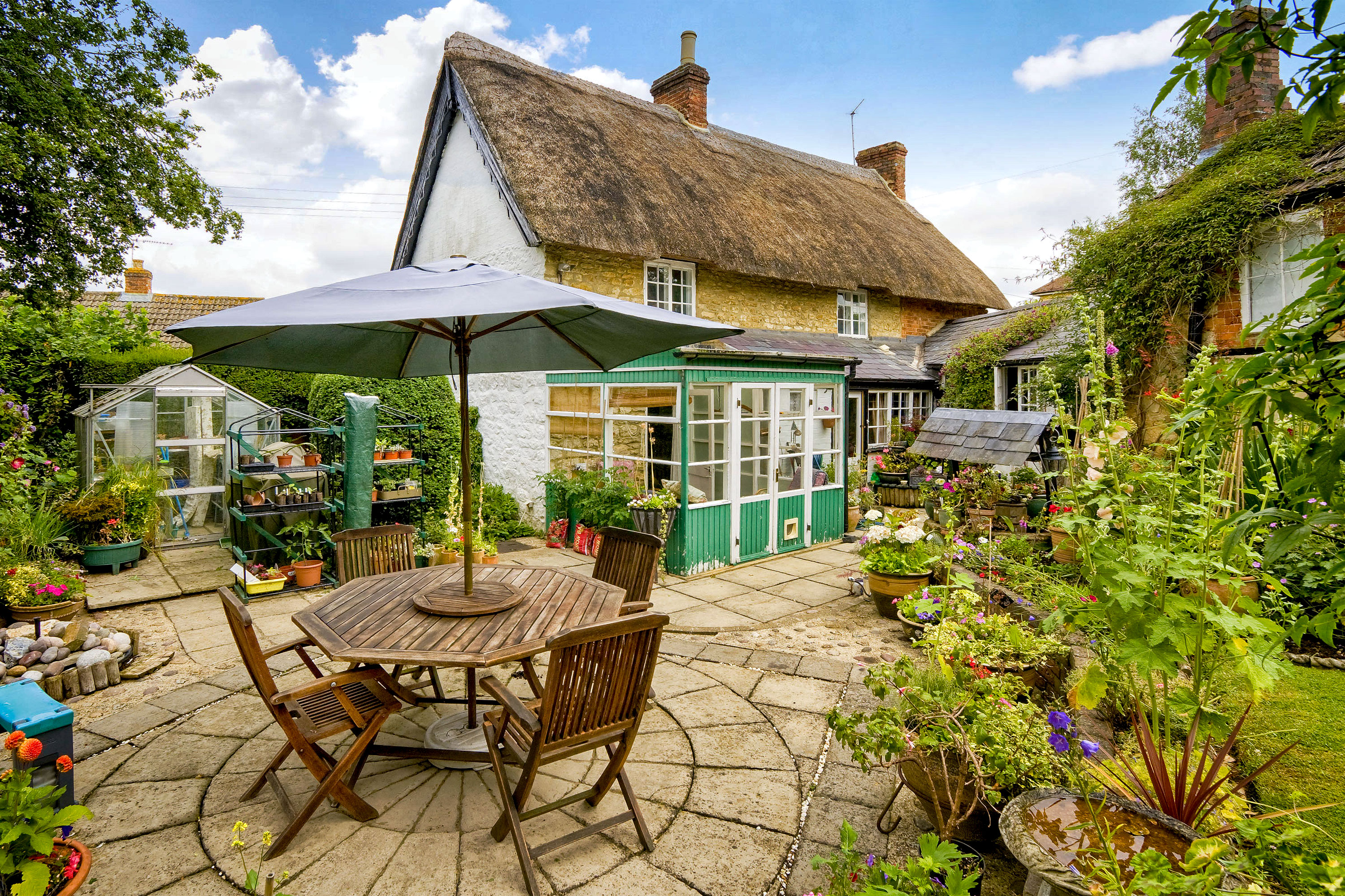 rear garden,location photography